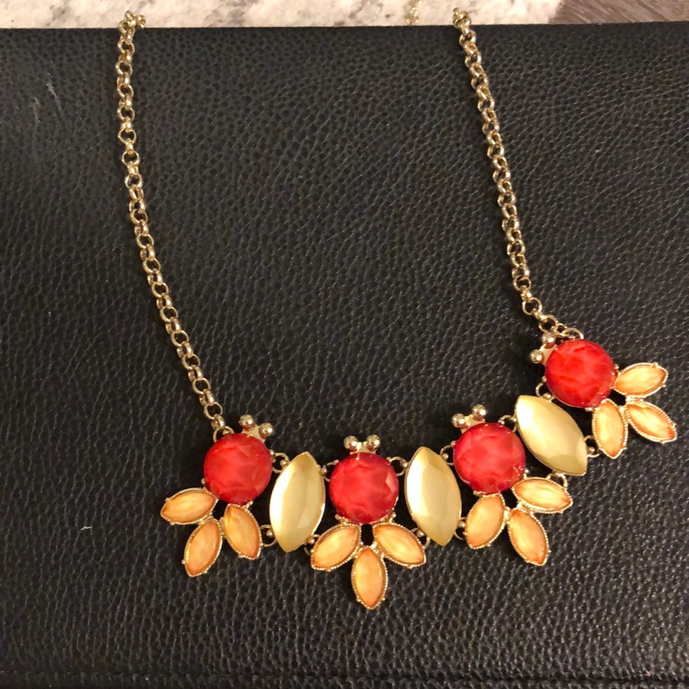 Pretty statement necklace!